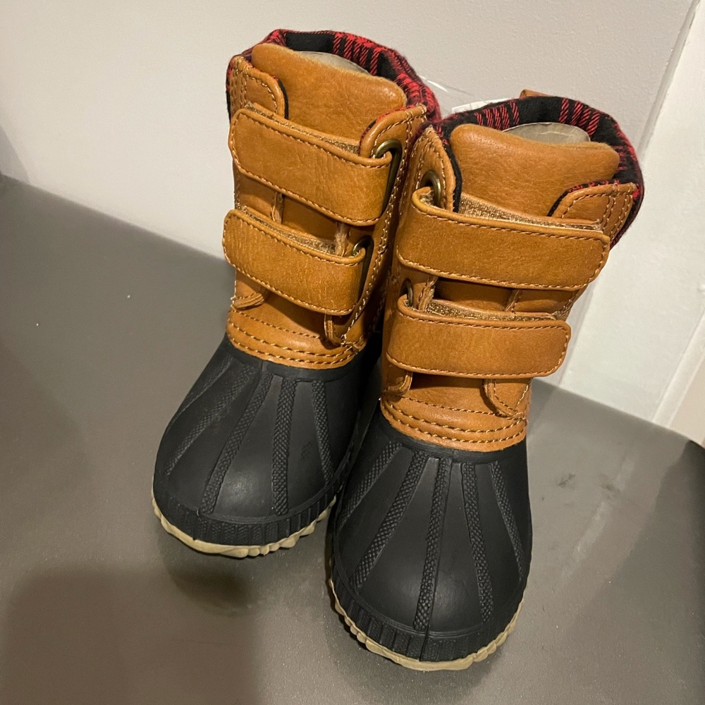 Toddler boy snow boot 7/8